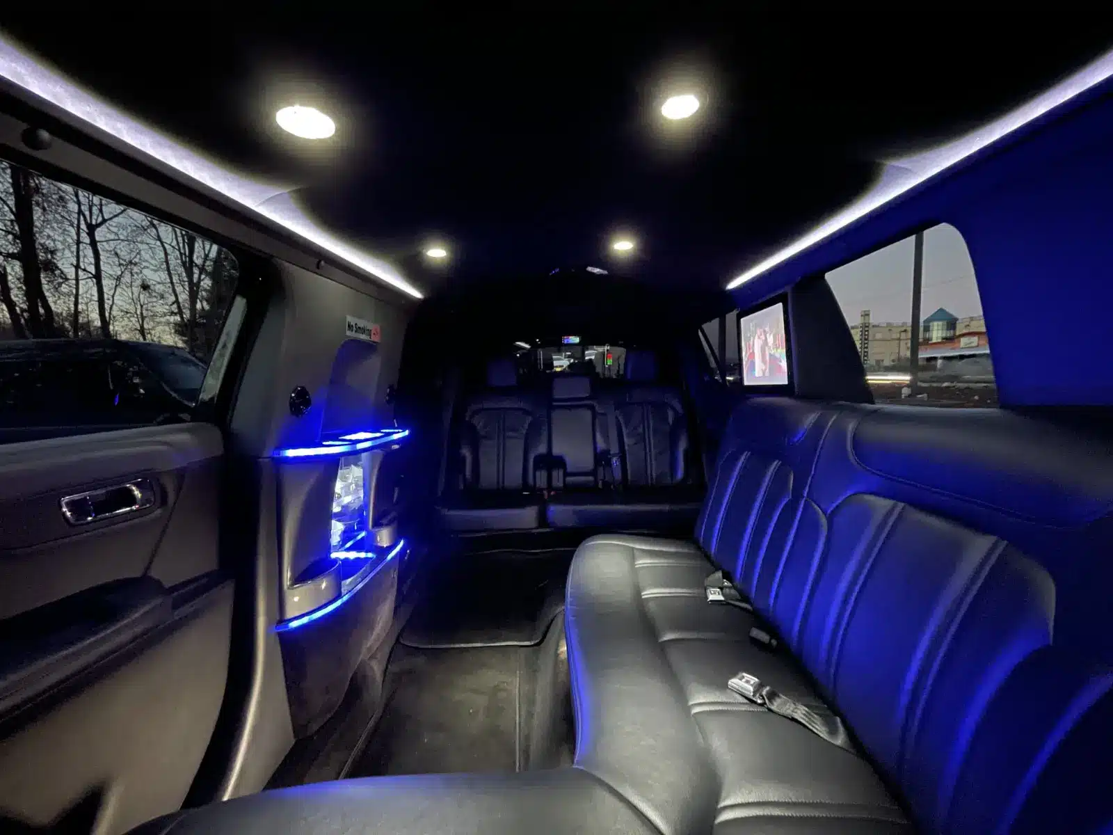 6 Passenger Black Stretch Limousine