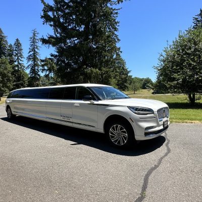 First-Class-Limo-NJ-Lincoln-Aviator-Mega-Limo-04
