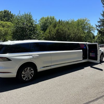 First-Class-Limo-NJ-Lincoln-Aviator-Mega-Limo-06